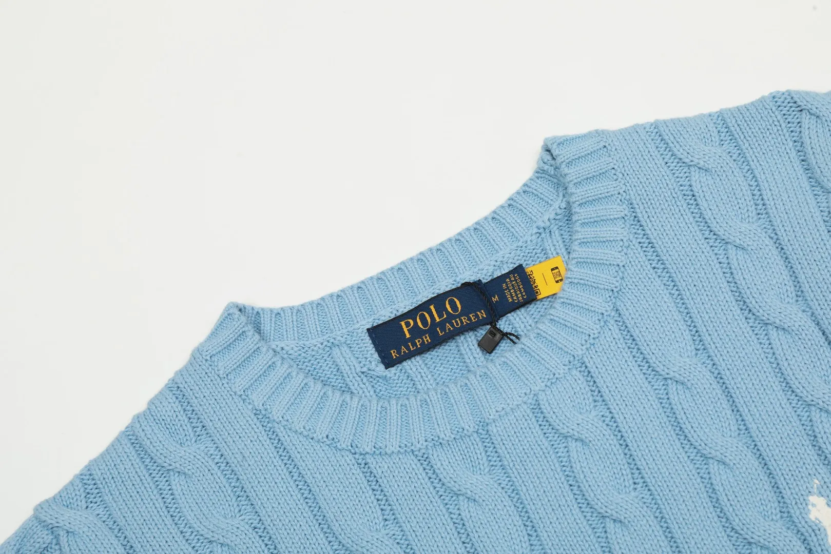 🅿️160 "Top quality" Style number: DS002# (not off the shelves all year round) [Ralph Lauren round neck solid color pony embroidered logo knitted short sleeves] ✅Ralph Lauren classic basic versatile knitted short sleeves for all seasons ✅Main supplier platform live broadcast Wholesale entities Replenish when out of stock Not off the shelves ✅ZP quality 1:1 version Scan the code to enter the GF website Counter quality ✅Detailed quality is the only one in Guangzhou Imported quality cotton yarn, focusing on high-end, cost-effective, good quality needless to say ✅The version is restored to the original order, the maximum size can be worn up to 160 pounds, loose, comfortable and stress-free ✅The upper body is simple and easy to match, a must-have for goddess ootd, good-looking clothes are never picky, a must-have in the goddess’ wardrobe Size: S-XL Color: Black White Gray Light Blue Light Pink Colorful Blue Khaki Bright Yellow Fruit Green Milk Apricot Wood Green Taro Purple Chinese Red Anchor Red Navy Red Label Navy Blue White Label